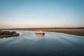 Zambezi Queen by Mantis