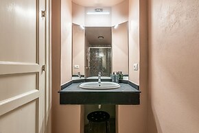 Central City Apartment by Wonderful Italy