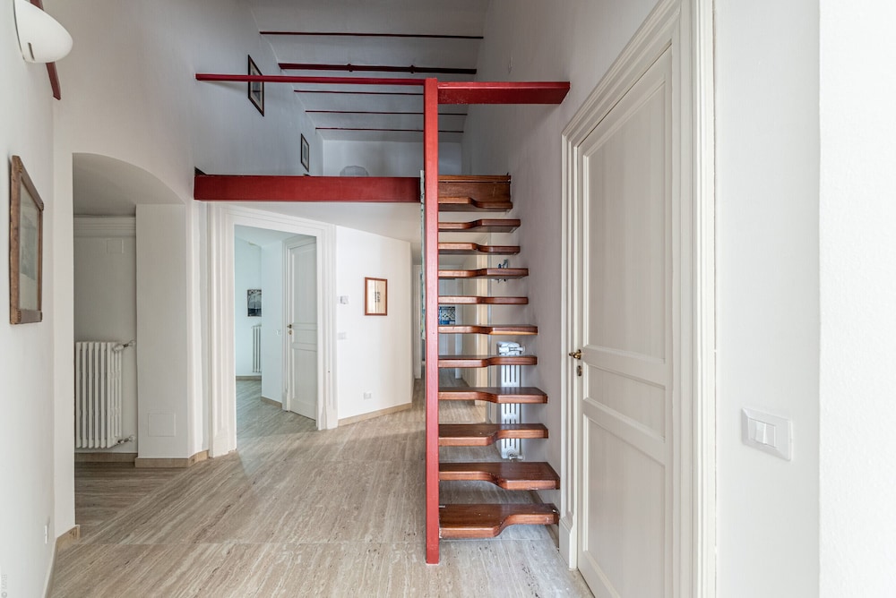 Central City Apartment by Wonderful Italy