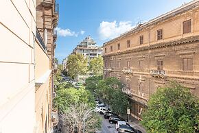 Central City Apartment by Wonderful Italy