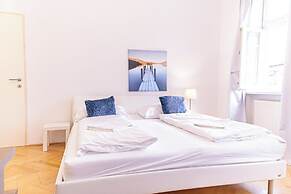 Simple 2 Bedroom Apartment with WiFi