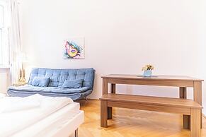 Simple 2 Bedroom Apartment with WiFi
