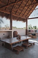 2BR Penthouse with Rooftop & Pool B5