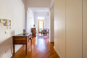 Harmony Elegant Apartment With Parking