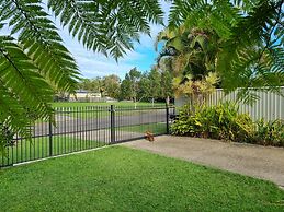 Seaestaatmoffatquietbeachparklargefenced Yard