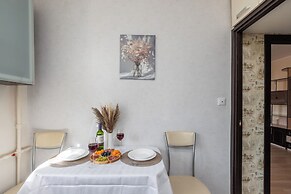 Apartment near Komarovsky Market