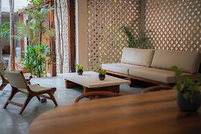 Gym & pool Jungle Studio Retreat C6