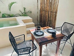 Private Jacuzzi with Pool  Studio S11