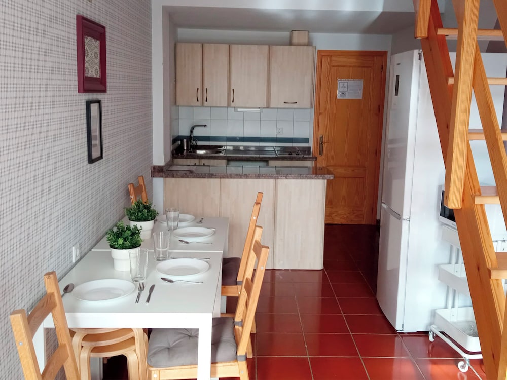 Apartamentos Las Tuyas 3000