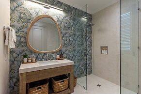 Kaiso Beachfront Villa