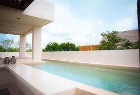 Pool & Private Balcony Studio Tulum S15