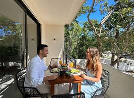 Pool & Private Balcony Studio Tulum S15