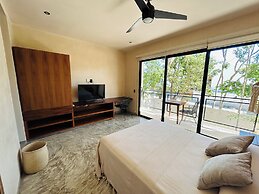 Pool & Private Balcony Studio Tulum S15