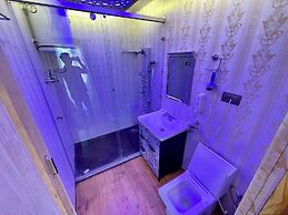 The Apollo 11 Heritage Luxury Houseboat