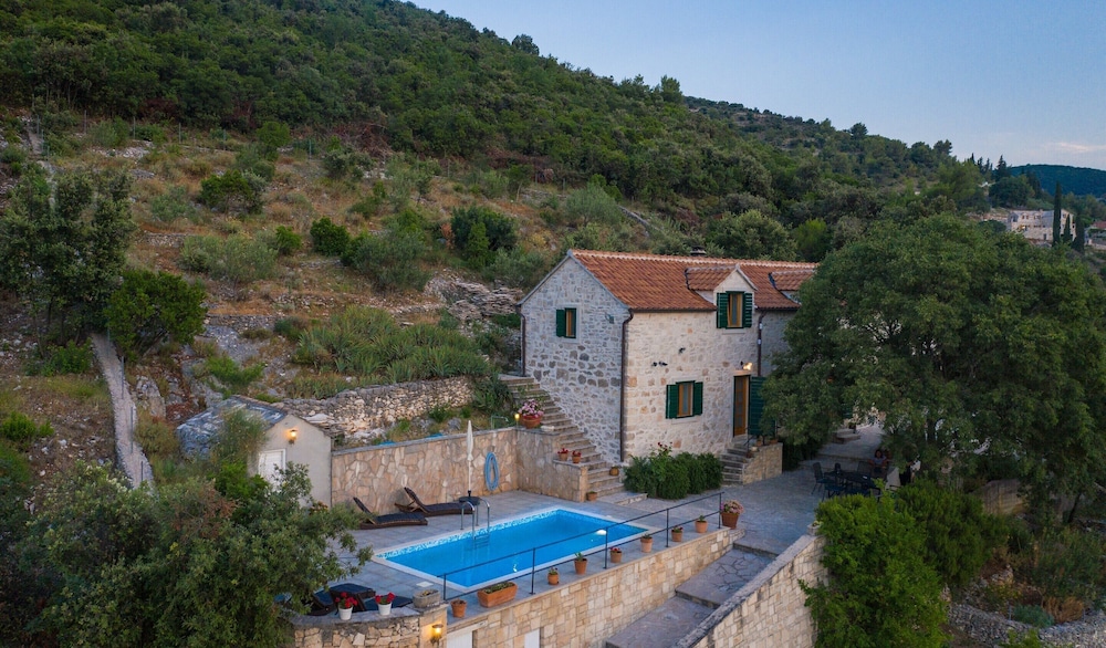 Villa Dol-three Bedroom Villa With Pool