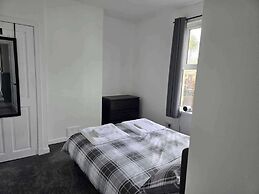 Apartment - Sleeps 4 - Hot Tub, Pet-friendly