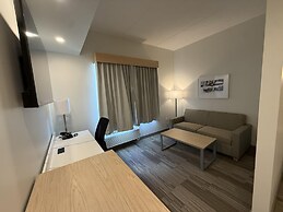 Best Western Plus Kawartha Lakes Hotel & Suites
