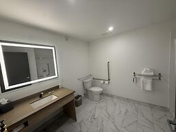 Best Western Plus Kawartha Lakes Hotel & Suites