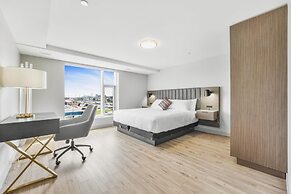 Skye Hotel & Residences, BW Signature Collection