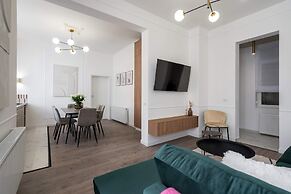 Contemporary Aparthotel 2BR Flats
