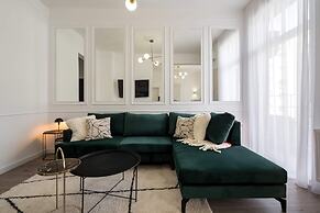 Contemporary Aparthotel 2BR Flats