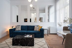 Contemporary Aparthotel 2BR Flats
