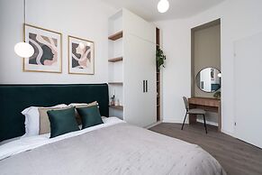 Contemporary Aparthotel 2BR Flats