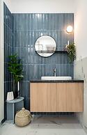 Contemporary Aparthotel 2BR Flats