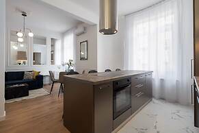 Contemporary Aparthotel 2BR Flats