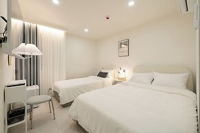 MOREN Seoul Myeongdong