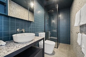 Chic 1-bed Escape in Fremantle With Parking