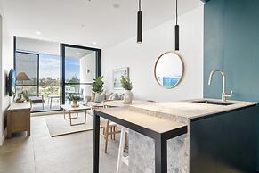 Chic 1-bed Escape in Fremantle With Parking