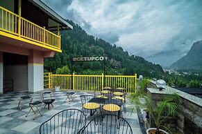 The Hosteller Old Manali Manu Temple