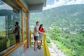 The Hosteller Old Manali Manu Temple
