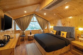 The Hosteller Old Manali Manu Temple