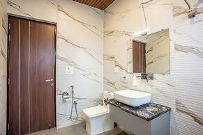 The Hosteller Lansdowne