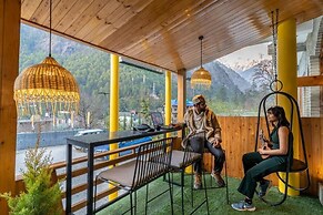 The Hosteller Shimla Valley View