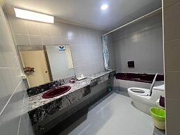 Patong Beachfront Tower 3 BR Penthouse