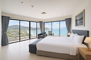 Patong Beachfront Tower 3 BR Penthouse