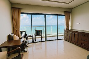 Patong Beachfront Tower 3 BR Penthouse