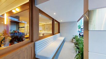 Marwin Monique Hotel