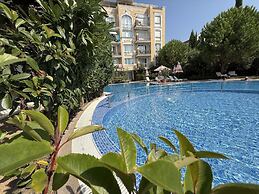 Menada Messembria Palace Apartments