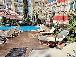 Menada Messembria Palace Apartments