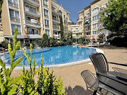 Menada Messembria Palace Apartments