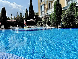 Menada Messembria Palace Apartments