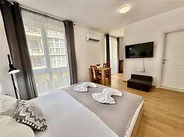 Menada Aphrodite Green Apartments