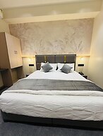 Hotel The Signature