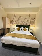 Hotel The Signature