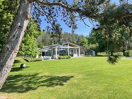 Cozy Nature Chalet for 8 Guests