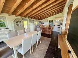 Cozy Nature Chalet for 8 Guests